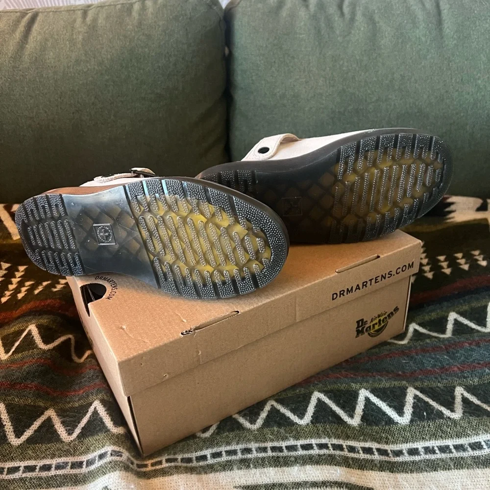 Dr Martens Carlson Convertible Slingback Platform Mule (Women)- New, In box - Picture 4 of 5